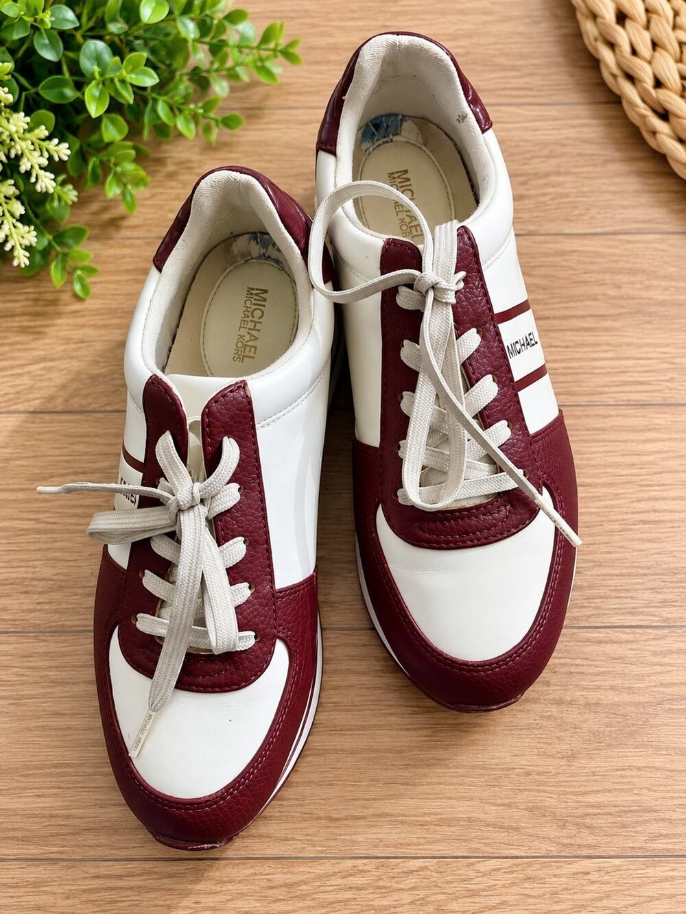 Michael Kors Woman's Allie Trainer sneakers White/Red, Size: 6.5 M EUC